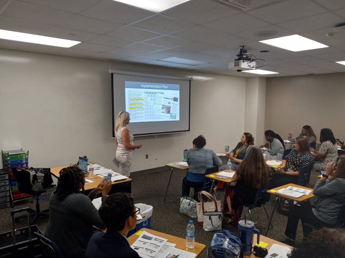 MrGoddard3's tweet photo. Having a great time supporting my director @KAndersonEduc8 in our @SpringISD_Curr Standards Based Grading PD @springisd #SummerlearningInstitute @Shuester @MattMPariseau @DiakaCarter @LiteracyisMe @StephanieGVann https://t.co/HcmYq0WGKc