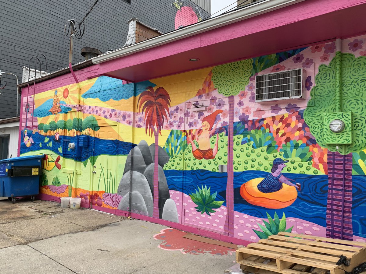Iowa city has lots of fun murals downtown. #mwtravelchat #iowacity