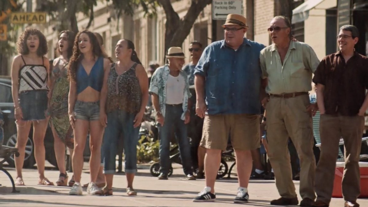 columbiajourn's tweet photo. Q: Which #CJSFaculty member makes a brief appearance in the film #InTheHeights?
A: Multimedia Design & Storytelling Prof. @DrMarioRGarcia (pictured here, center).
🎬 Read the full story: https://t.co/a41bS2lYc0 https://t.co/xW7TVqwFOB