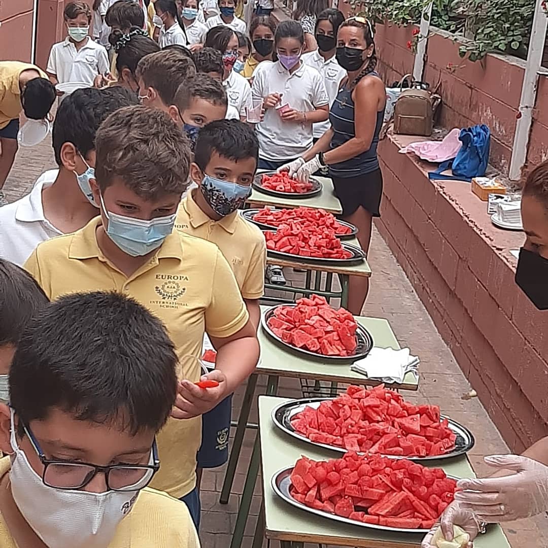 EISnews's tweet photo. 🍓🍇🍏🍉🥝 ¡Ayer nuestros alumnos de P4 y P5 disfrutaron de un desayuno a base de #frutaFresca! 😛 #AprenderAComer #EducaciónParaLaSalud #EuropaEsMiColegio 💙🇪🇺 https://t.co/za9Hu5aksO
