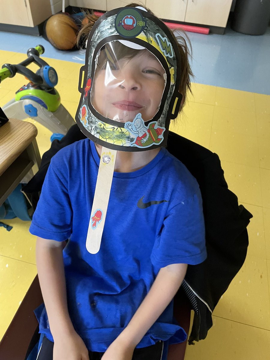 MarshallJ2032's tweet photo. It’s space week in Class B 1 &amp; B2 @HWDSB #SpringLearningProgram Templemead site @eMac0629 @denise5thompson @sbrason47 @Michele07622045 @cherylmpaterson @SWillis161921 @LindaViola16 @JosieDalley @McLeanMr @MsKozic https://t.co/gF1SFFPVzc