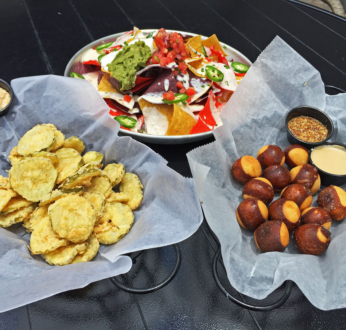 BigShotsVB's tweet photo. If you’re new around here, let us break down BigShots Happy Hour for you: 

HALF OFF select apps 🥨 🍤 😋
$2.50 Domestic Draughts 🍻
$3.00 Well Liquors &amp; House Wines 🍷
$5.00 Tito’s Handmade Vodka 🍸

#HappyHour #VeroVine #BigShotsGolf #VeroBeachFoodie #TreasureCoastFoodie https://t.co/yYKGQZneWB