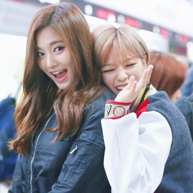 hourly 230즈 (@hourly230s) on Twitter photo 