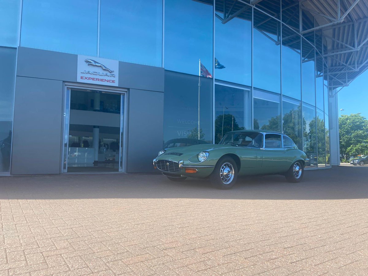 We had a surprise visit today from one of our lovely enthusiasts and he brought this beauty with him. 

What a treat on a sunny Wednesday! It caused quite the stir with delegates dipping out of their meeting to have nose. 

#etype #jaguarexperience