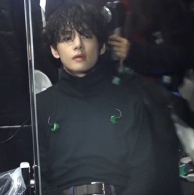Taehyung. tweet media