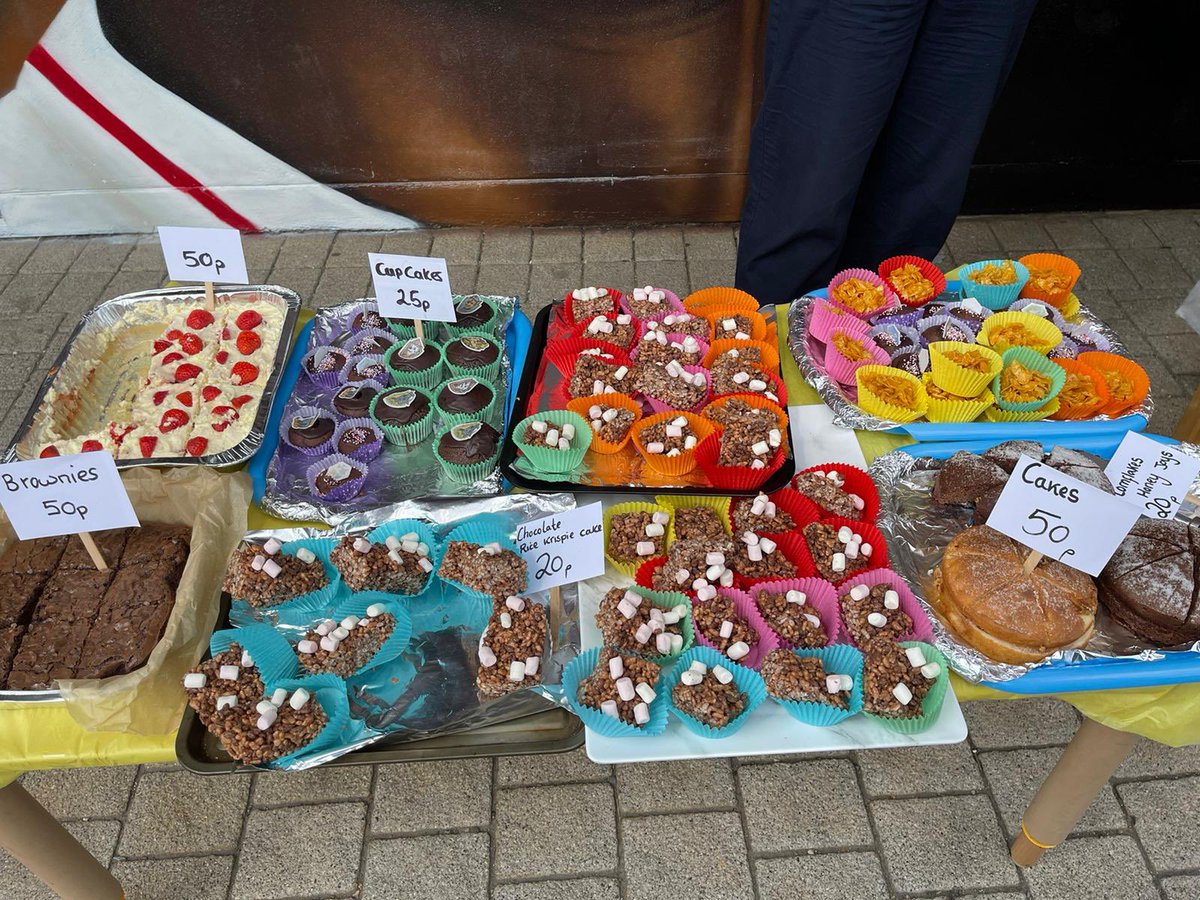 GainsboroughEko's tweet photo. Our Nursery class had a cake sale today. βKneadβ I say, there wasnβt a piece left... ππ° #cakepun https://t.co/EyYyK734Fs