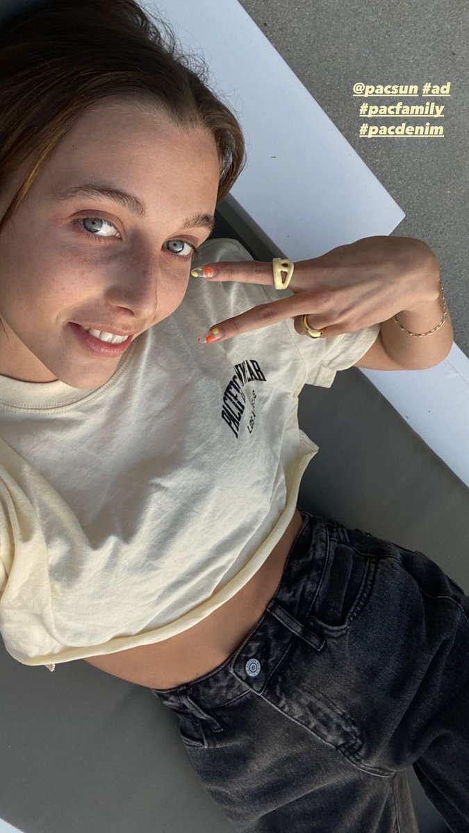 Emma Chamberlain Access on X: 📲