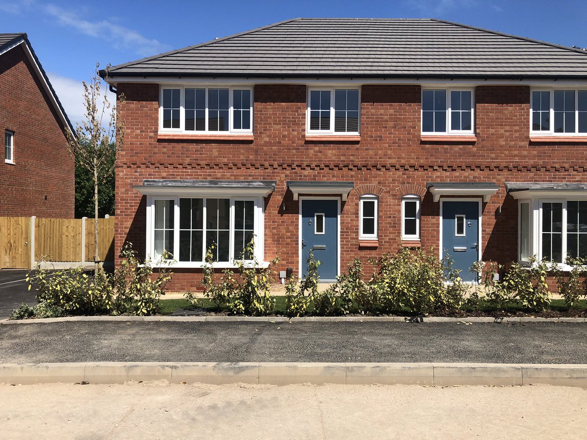 A few pictures from today’s handovers <a href="/GP_DevTeam/">GreatPlacesDevelopmentTeam</a> <a href="/PlumlifeHomes/">Plumlife Homes</a> Radclyffe Gardens. I can’t believe we are now over half way through the delivery of this excellent development. How time flys 😃