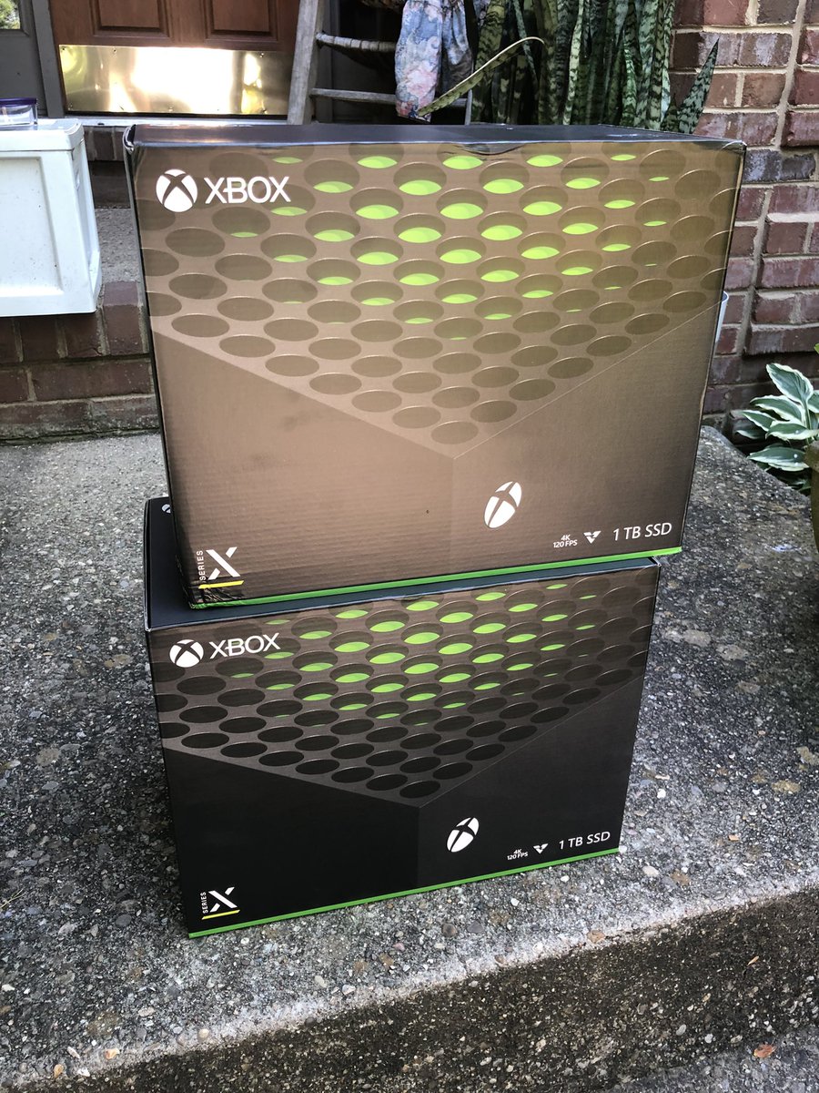 ethan_baja's tweet photo. S/O to @AdvantageIO for letting me know long before the general public that GameStop was going to be restocking these in store! https://t.co/mEa6ySXSLQ