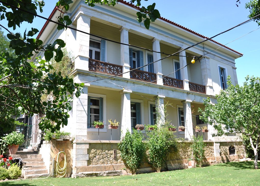 Apply Now: BSA Arts Researcher in Residence Deadline: 18 June, 10pm. A collaboration between UAL's Research at Camberwell, Chelsea, Wimbledon Colleges, and the British School at Athens; Residency &amp; Bursary. arts.ac.uk/study-at-ual/p…