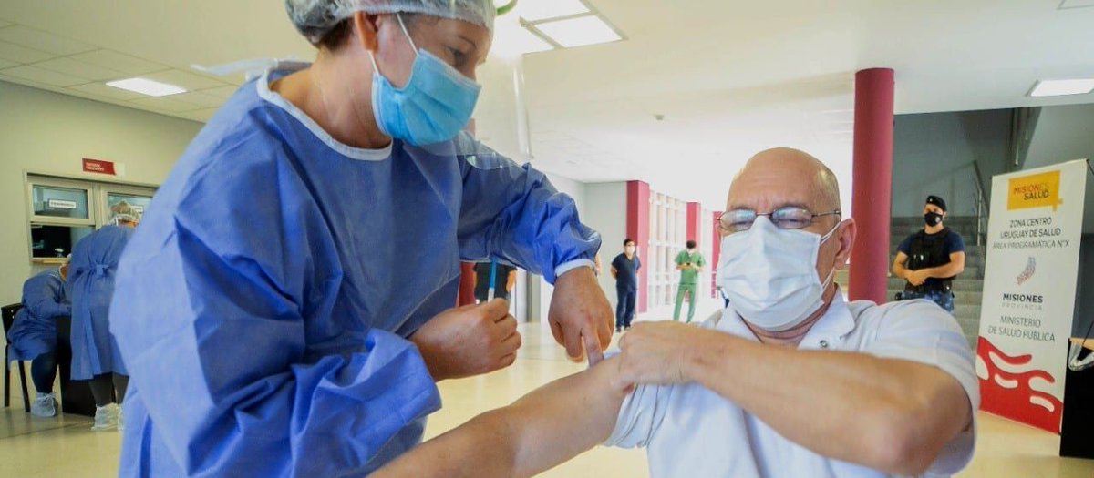 Cinco datos que confirman que las vacunas contra el coronavirus funcionan.

🔎 Encontrá toda la información en esta nota: 
chequeado.com/el-explicador/…

🖋️ Por <a href="/FlorBallarino/">Florencia Ballarino</a>.