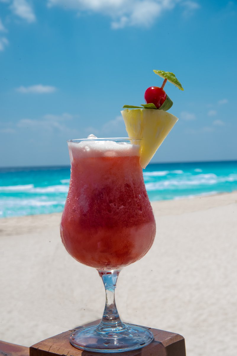 SeadustCancun's tweet photo. Enjoy the best cocktails in your home #Seadust https://t.co/tYtQxyEjKx