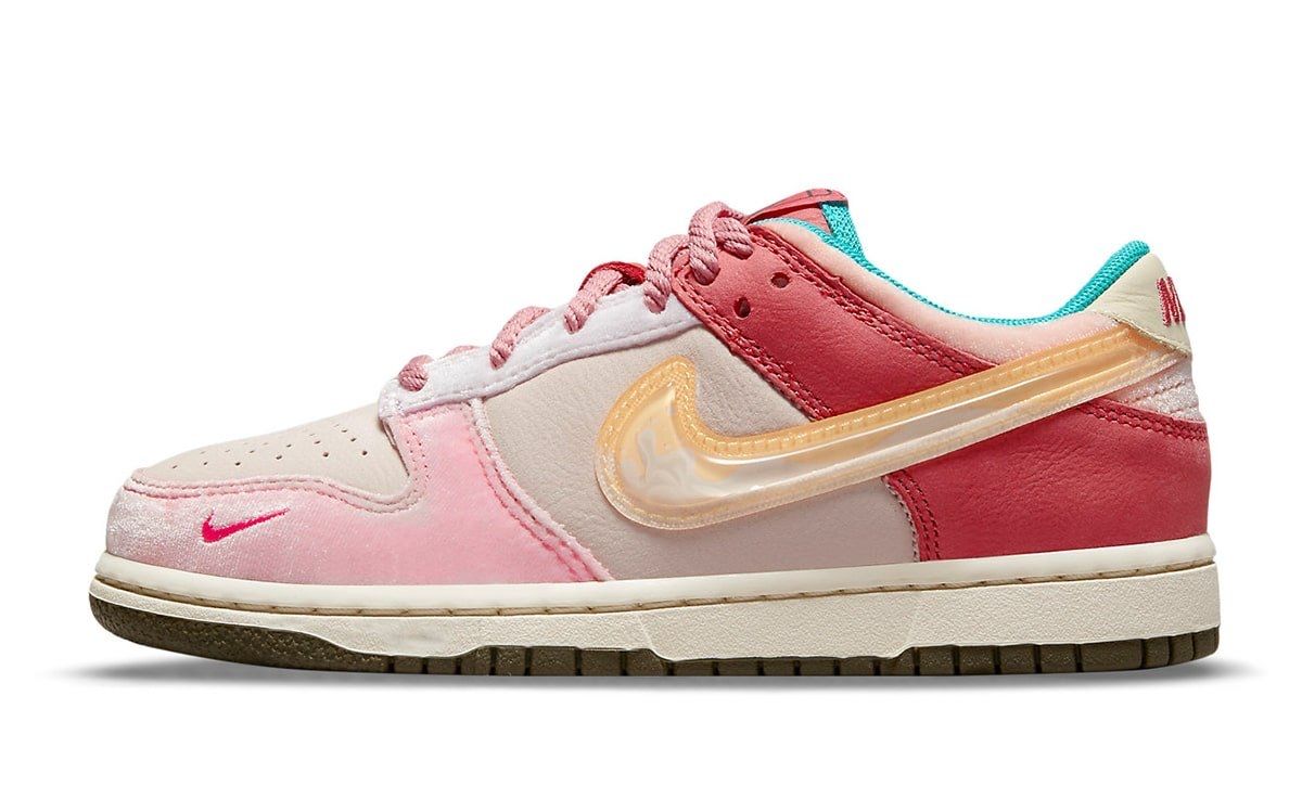 pink dunks august 2021