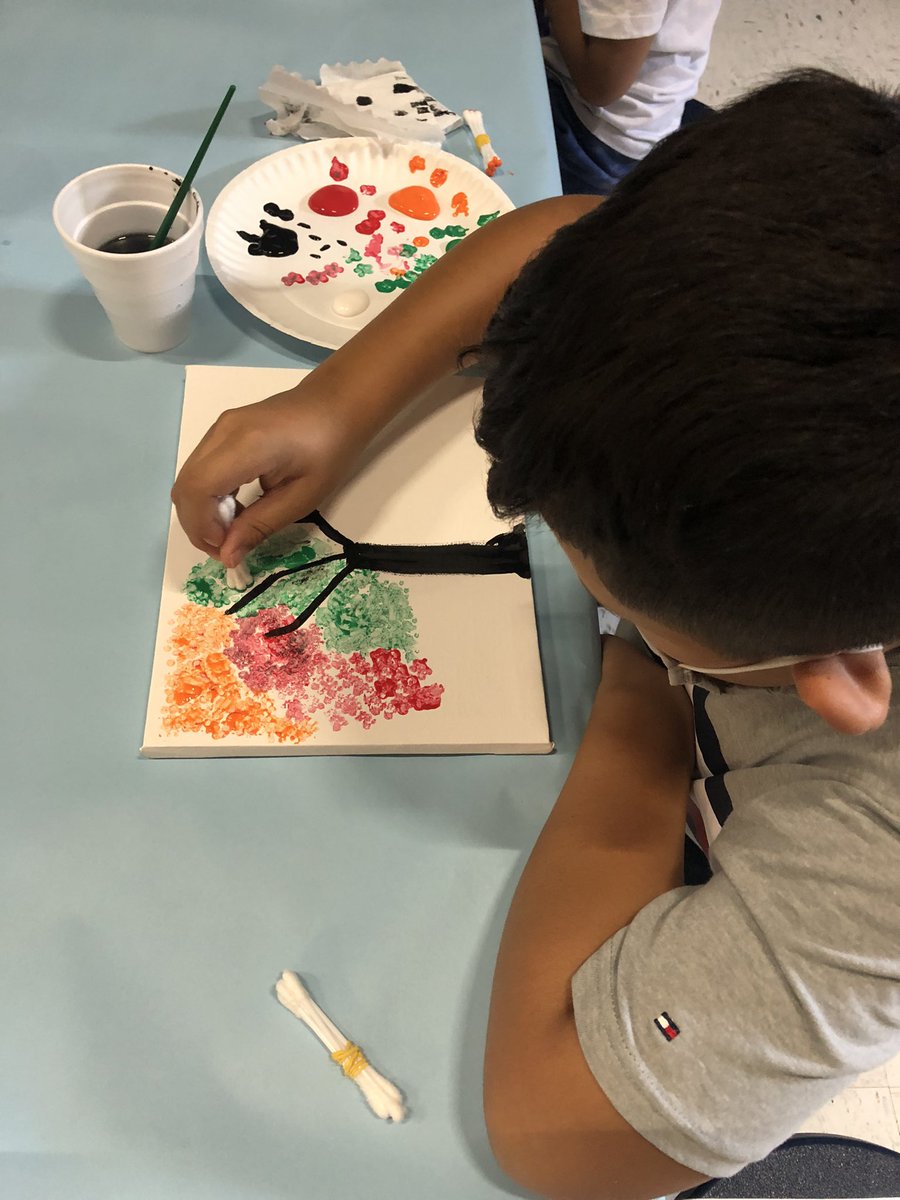KKidzone's tweet photo. KCKPS Student Services takes over Kidzone for the afternoon with a Paint Party! We have several little budding artists! 🎨 #SummerProgram2021 #kckps https://t.co/TFdU2gNluT
