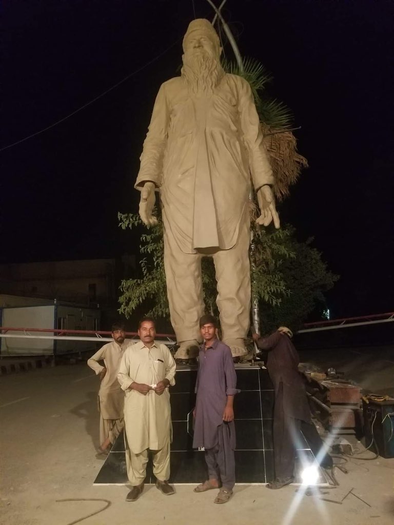 alishahjourno's tweet photo. Sculpture of world fame philanthropist #SattarEdhi at #EdhiChowk #Quetta...made by #SirajLehri and executed by our own #AzizJamali, Balochistan’s unannounced tourism envoy https://t.co/0A86ED5udF