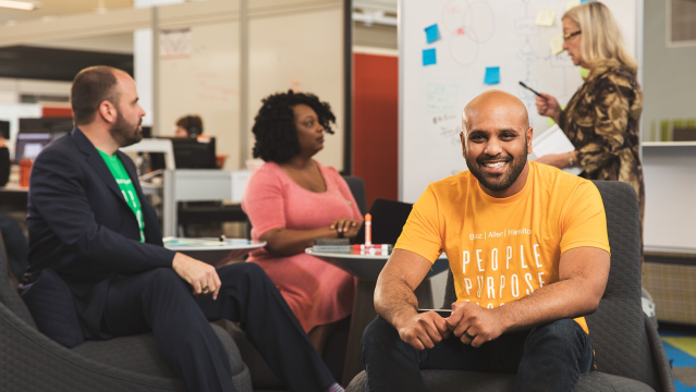 MicheleMusselw2's tweet photo. Are you looking for a career change, but don't have the right experience? Check out the upcoming #LifeatBooz Tech Excellence Program: a hands-on training program that builds your skills and empowers you to change the world: https://t.co/0V6XXkQaVS https://t.co/S1clGpIvns