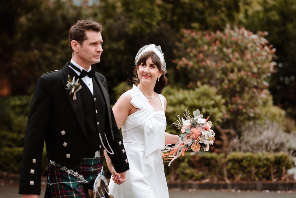 Rannoch_Photo's tweet photo. Following the drinks reception, we grabbed a quick opportunity to get some afternoon couple photos before guests were called in for dinner.  Speeches took place in the stunning Rotunda Suite, a circular room with one of the most impressive gallery walls I've ever seen! https://t.co/74Wl5LdbfW