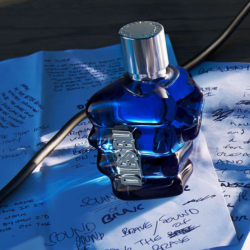 FOLLOW, LIKE &amp; RT TO WIN! 🎙 Meet the new Sound Of The Brave fragrance by Diesel. Composed like a music track, opening with vibrations of spices, a heart of Bison Grass and a sensual base of warm amber woods. (Competition ends 26/06/21, UK only, winner will be contacted via DM!)