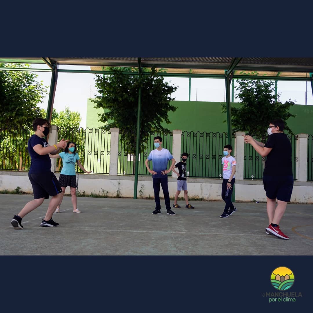 LMxClima's tweet photo. ¡Reímos, gritamos, saltamos o lloramos! 💃🏽

Todo está permitido en un taller con Tania Tyrsova 😎

Cada grupo era muy diferente pero al final todos se lo pasaron muy bien expresándose sin límites 💯

#ClimArte #LMxC #performance https://t.co/Z3PaY64LtM