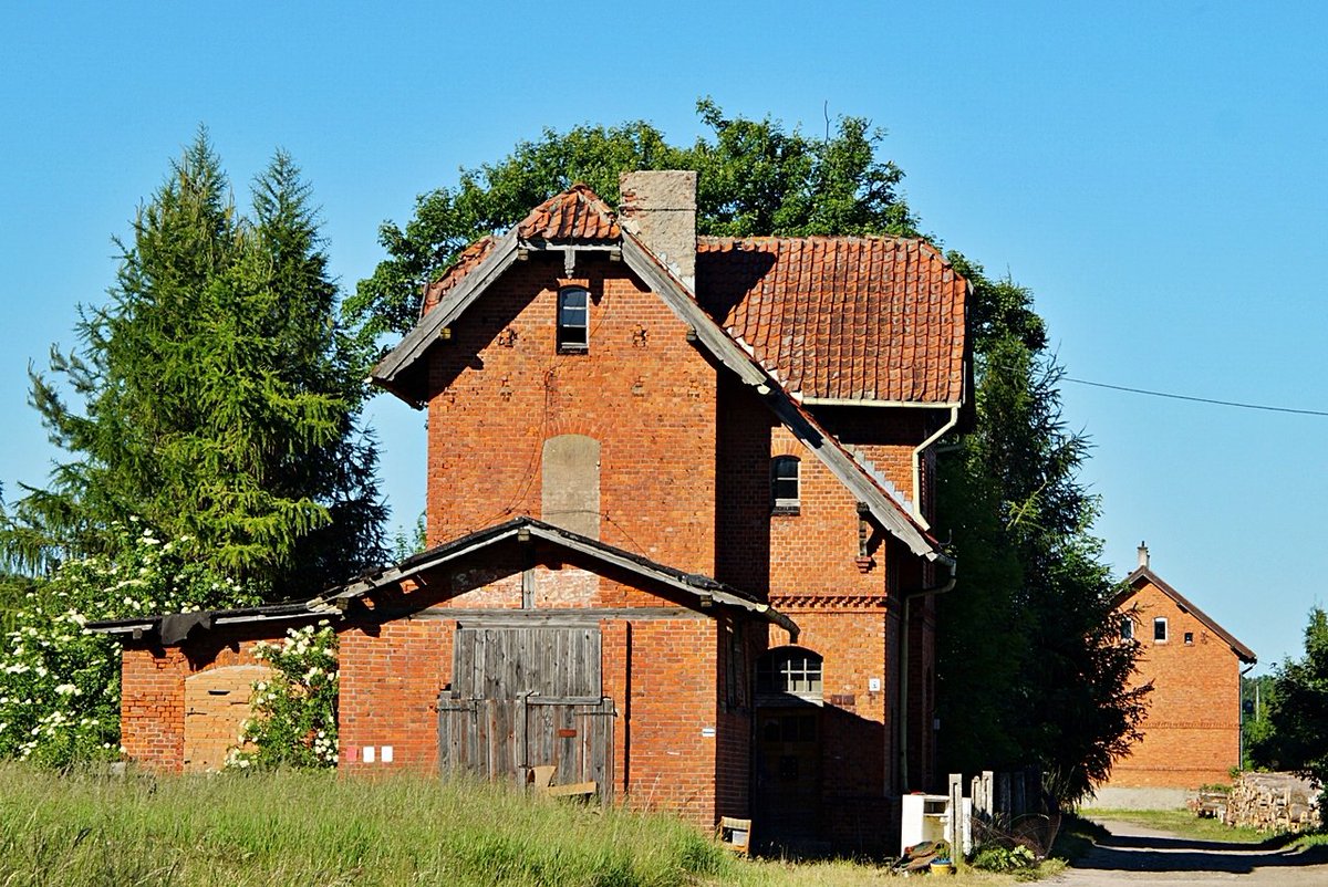 dotur57's tweet photo. Zapomniana stacja, linia 259
#mazury #masuria #kętrzyn-#węgorzewo #rastenburg #eastprussia #ruins #abandoned #abandonedplaces #abandonedpoland #urbex #urbexpoland #urbexphotography #oldbuilding #fotografiakolejowa #liniakolejowa #railwayline #railwayphotography #bahnfotografie https://t.co/SWCG71rfKs