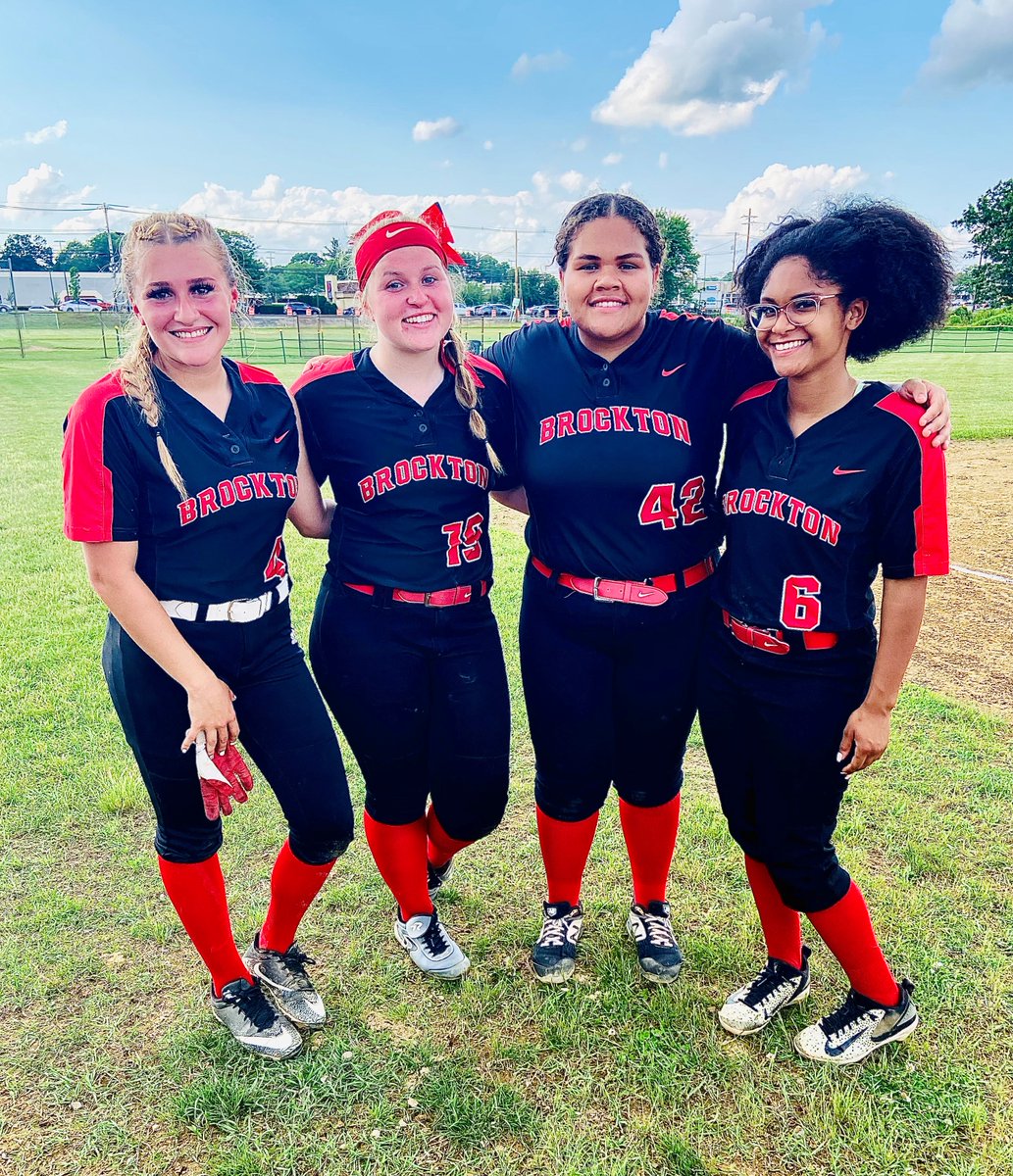 Boxer_Sports's tweet photo. Thank you & best of luck to our Softball seniors as they move on to the next phase of their lives. Boxer Nation is so proud of you! From left, Adrianna Porcaro, Caroline Green, Taylor Sprague and Chloe Livingston #BoxersForever @BrocktonSchools @brocktonchannel @BrocktonSports https://t.co/tAslMkkJNT
