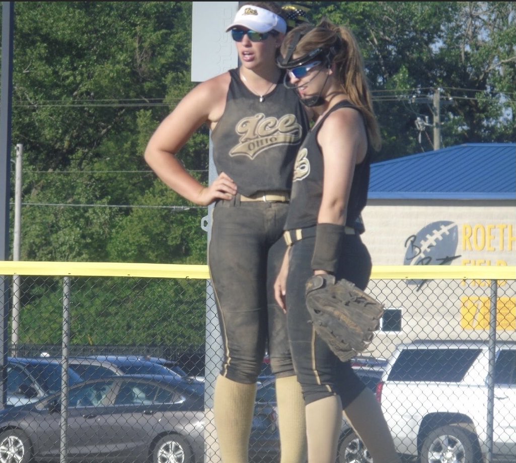 aporters16's tweet photo. My Ohio Ice Gold 18U teammate ⁦@megjopet⁩, Meghan Petitte and I will be representing our high school teams &amp; Ohio Ice Gold as we play in the 2021 All Ohio Underclass Allstar Games at Pickerington HS on 06-21 &amp; 06-22. ⁦@ohio_gold⁩ ⁦@megjopet⁩ 💪🏻🥎 https://t.co/OrBeWJ71jL