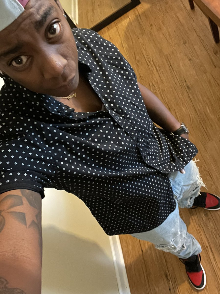 t_smoove_goody's tweet photo. I’m starving 😣 #SkinnyPapi https://t.co/fayWEf1vi7
