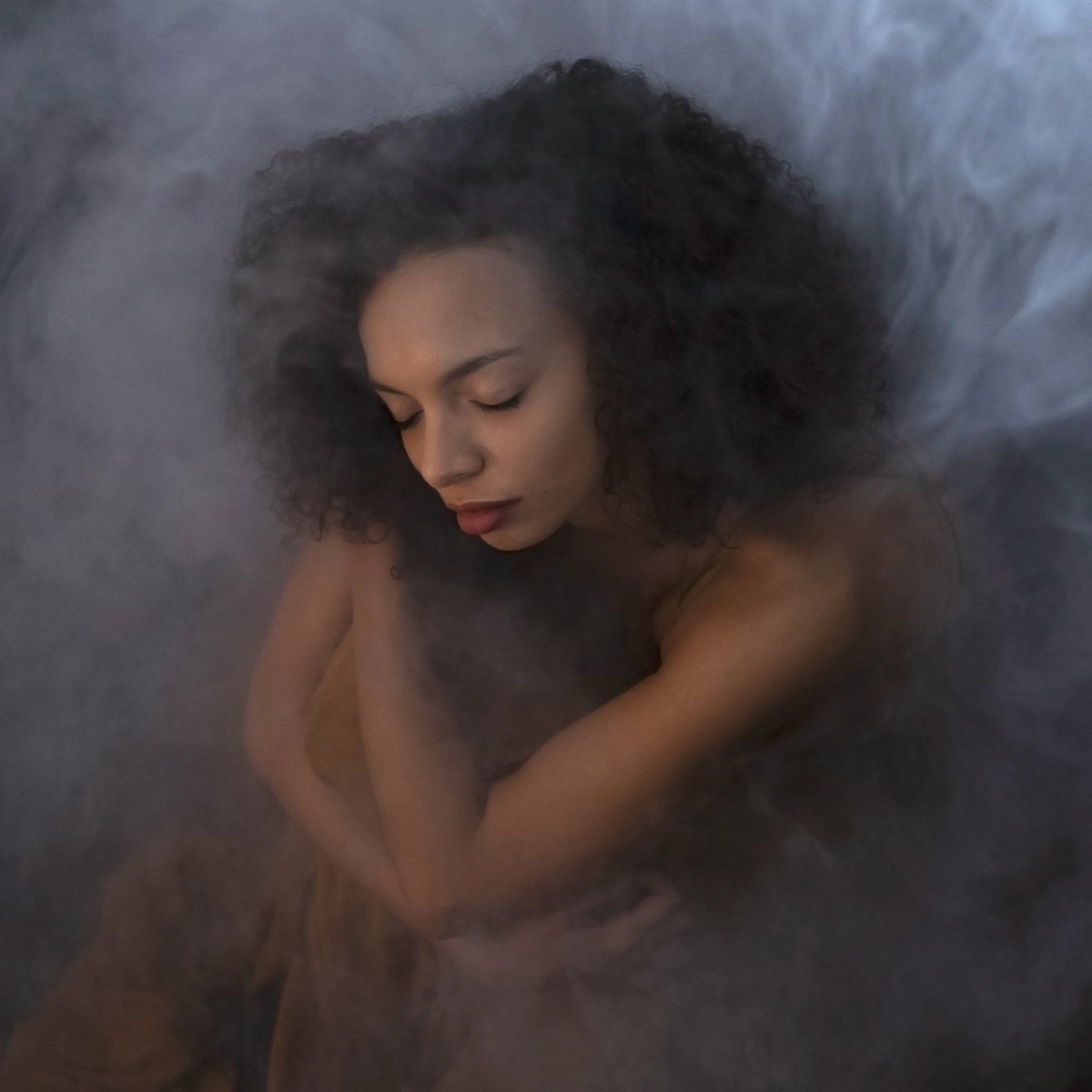 "Why in the World will I trust you again ?"

📸 @Tin

#morningrain #music #newmusic #soul #jazz #rock #neosoul #photo #portrait #pose #shooting #photoshooting #smoke #french #guadeloupe #rythm #guitar #bass #piano #drums #singer #songwriter #harmonies

👉🏼kuronekomedia.lnk.to/MorningRain