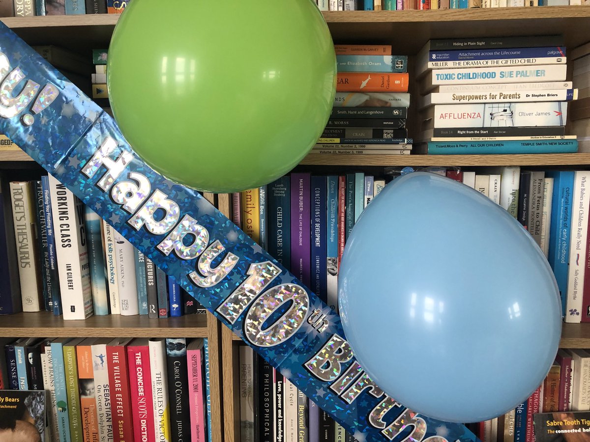 suzannezeedyk's tweet photo. Balloons &amp; banners up. 
Party is ready to roll! #10YrsConnection https://t.co/lryZUWODb9