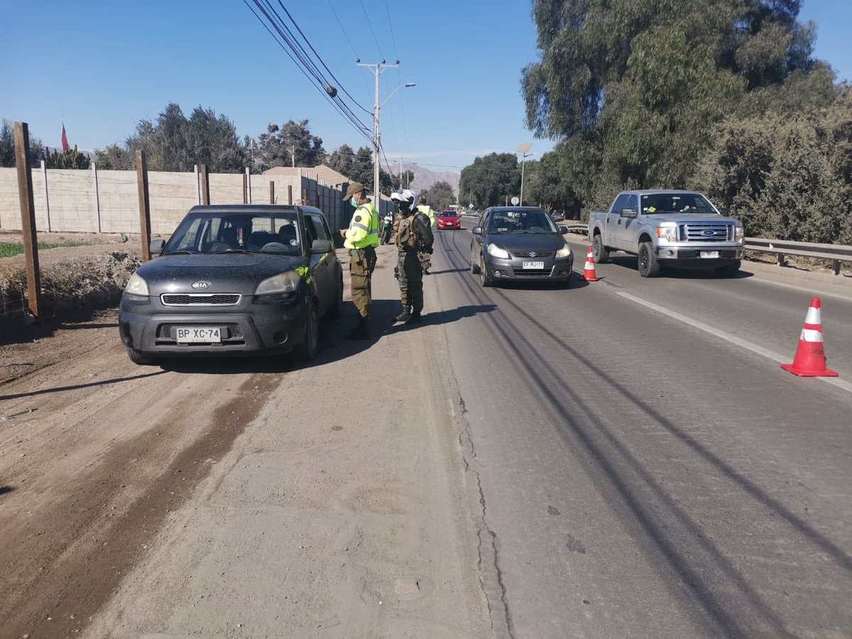 CarabIIIRegion's tweet photo. Con el propósito de prevenir accidentes de tránsito, producto del exceso de velocidad, Carabineros de la 2ª Comisaría #Copiapo realiza controles vehiculares en diversos sectores de avenida #Copayapu.
#LaPrevenciónEsNuestraEsencia https://t.co/6IWEfqH3aj