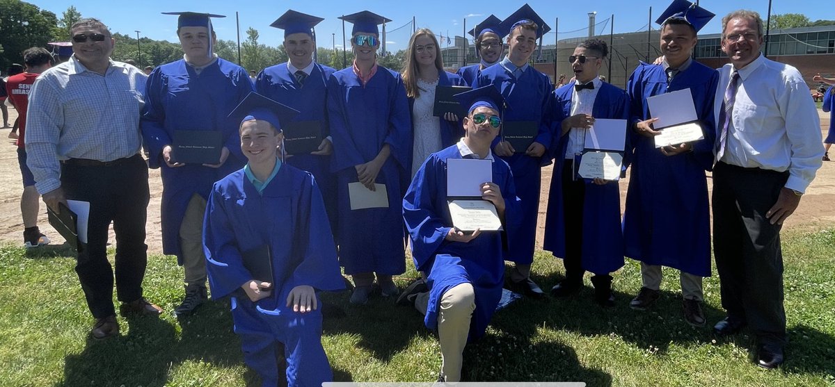 HulseMeredith's tweet photo. Congratulations HATS Class of 2021 @AbbottHVAC @HenryAbbottTech https://t.co/M4fZDfGoWO