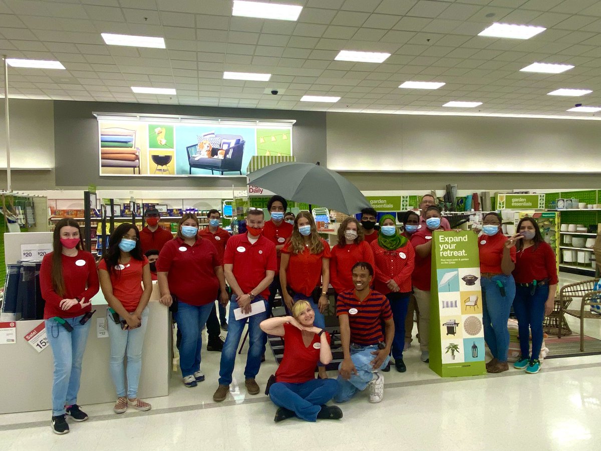 Shout out to GM team leading an awesome huddle today!❤️🎯
