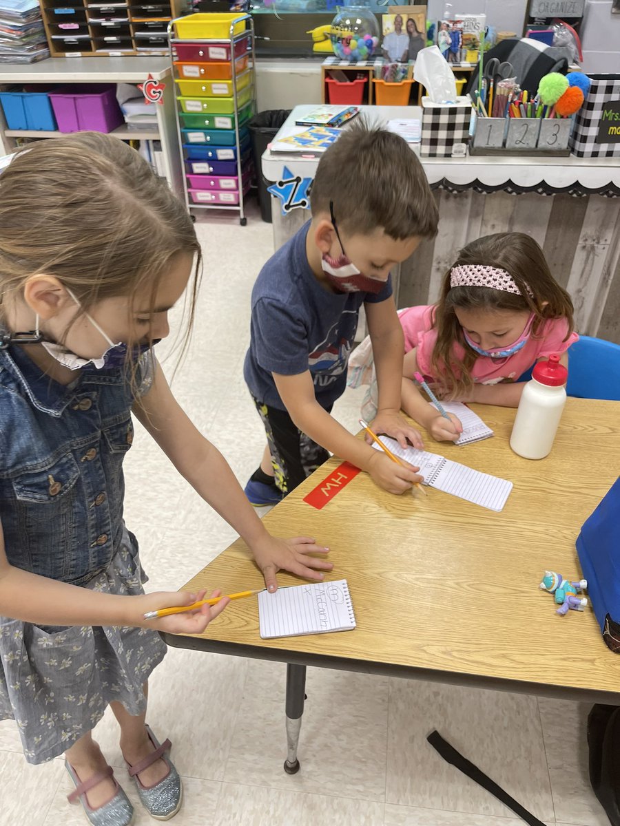 Fiorini_Fb's tweet photo. We’re going on a letter hunt.  Find a letter and think of 3 words that begin with that letter. @HPS_Eagles https://t.co/9MYvJnpR0e