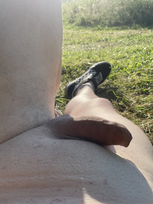 1 pic. Catching some sunrays #NoTanLines https://t.co/QVIHcFtoGg