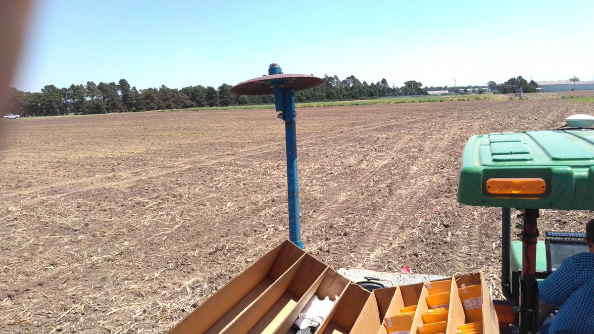 LucasAHaag's tweet photo. Helping the #sorghum genetics crew today, planting a 700 plot study at Colby. Will be under two different water levels, trying to find genetic linkages to transpiration efficiency. #kssorghum #landgrant #DropXL https://t.co/apWfyM4y5A