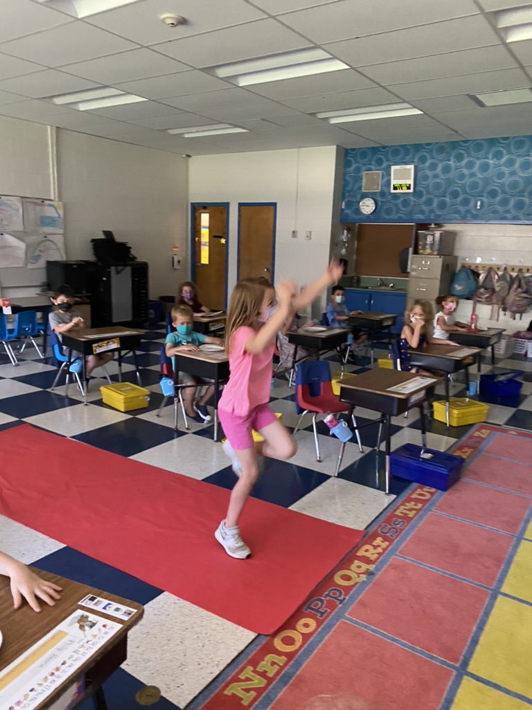 Kelli Johnson tweet media