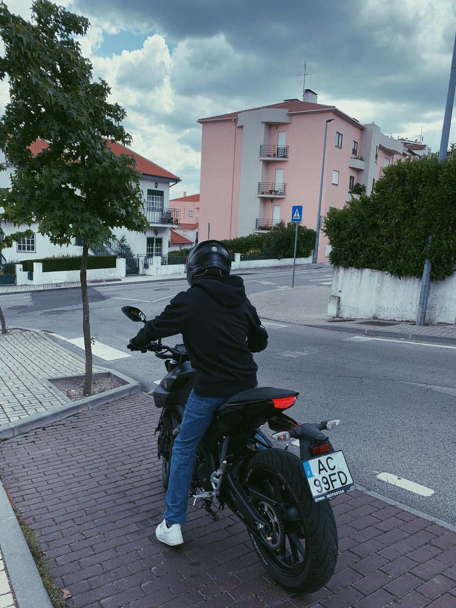 Tomás Simão tweet media