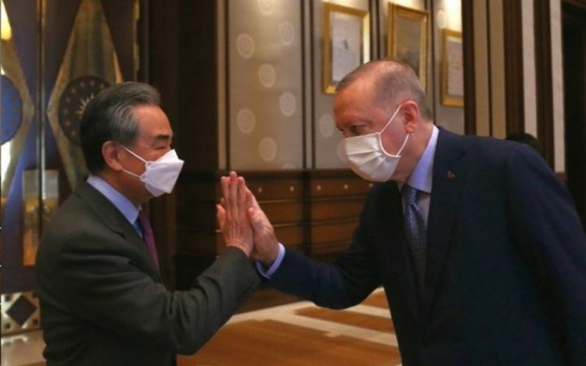 seyittumturk7's tweet photo. Türkiye'nin Çin'e entegresi tam hız devam ediyor: Uygur Türkleri susturuluyor!

Çin ile 3.6 milyar dolarlık yeni bir swap anlaşması yapıldı. Daha önce 2.4 milyar dolarlık bir swap anlaşması yapılmıştı. Ziraat Bankası Çin'den 720 milyon dolar ve 500 milyon Çin Yuanı kredi almıştı. https://t.co/31dJ9G7nct