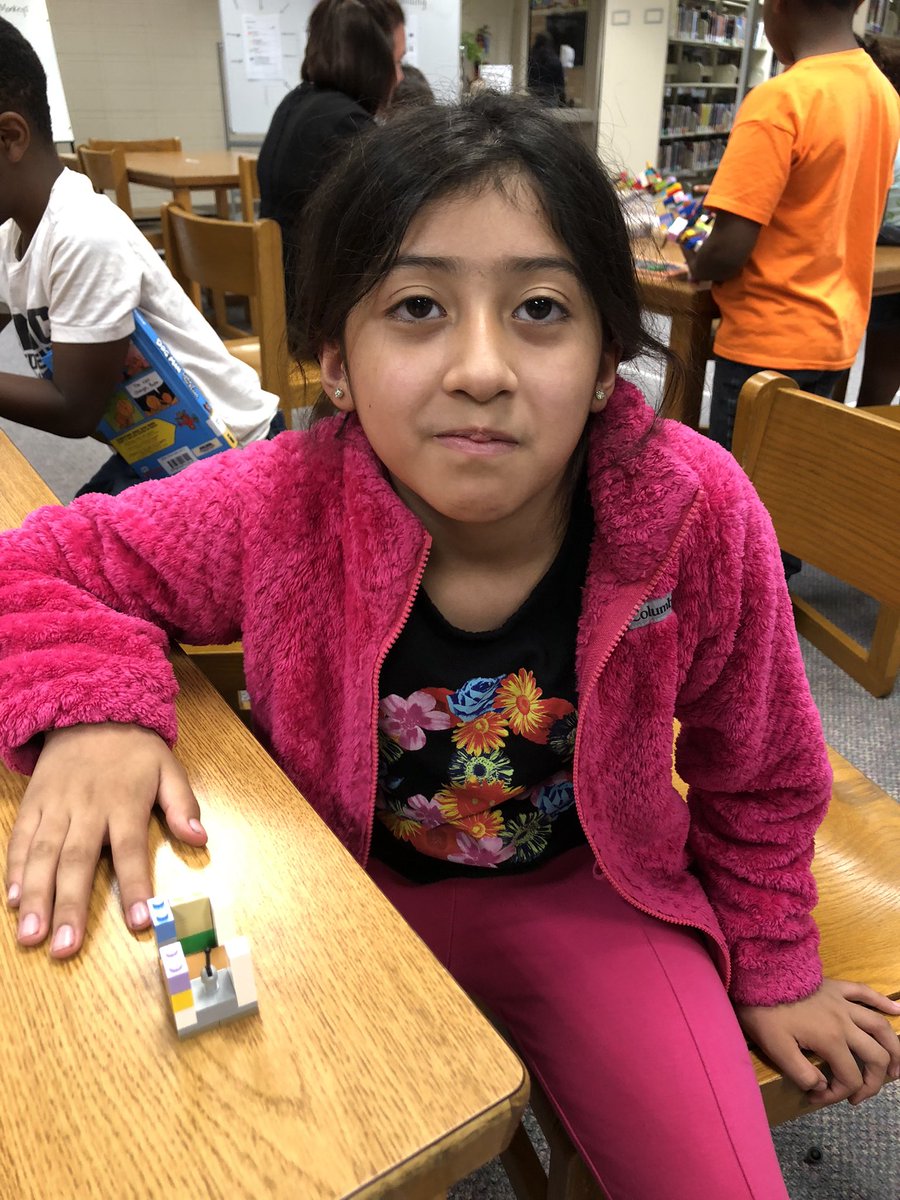 joannafreking's tweet photo. Using our creativity to build with legos during library time today at @sl_stream #AmericasSchool https://t.co/UEcwO1poUp