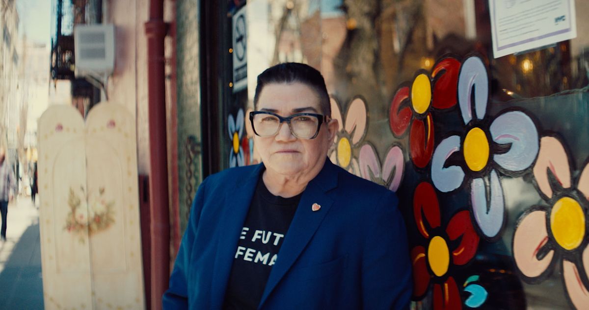 Lea DeLaria Walks Into a Dyke Bar buff.ly/3iKzaMe