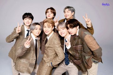 jeonsdani's tweet photo. "Though our footsteps may be out of step
I want to walk this path with you
Still with you"

Te amo, pra sempre @BTS_twt https://t.co/geXE2EUu5n