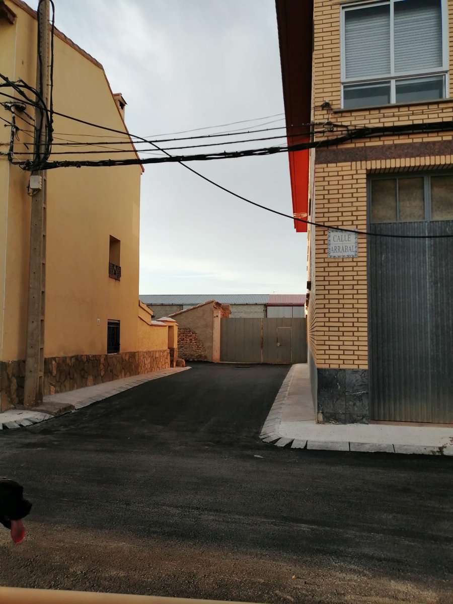 El #Ayuntamiento de Villarreal de Huerva ha rehabilitado la calle Arrabal, se han cambiado #tuberías de agua y desagüe, tomas de agua, rehabilitado las #aceras #sinbarreras y #asfaltado.
Gracias al #PlanPlus de #DPZ 

#VillarrealdeHuervaSostenible
#VillarrealdeHuervaSaneado