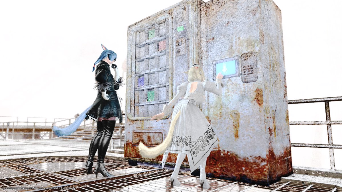 Chaotic_Noodle's tweet photo. "Which do you want? My treat!"
"I....Don't think anything in here is still consumable..."
#EorzeaPhotos #GPOSERS #ZarnGaming #Neir #CopiedFactory #Nordvrant #miqote https://t.co/TrMzj40avs