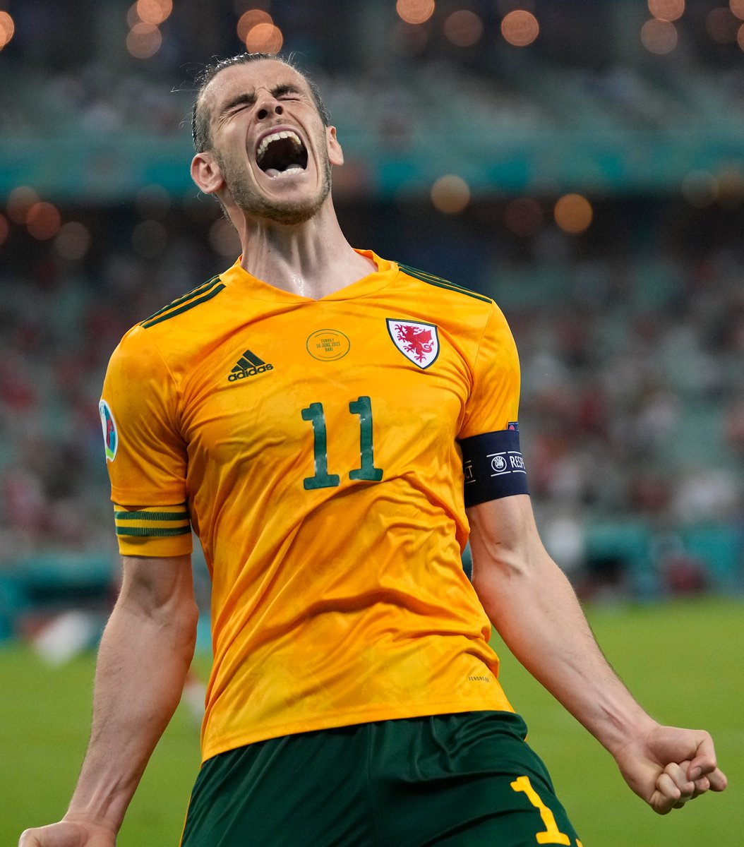UEFAEURO's tweet photo. This is what it means to Gareth Bale 😆

#EURO2020 https://t.co/hPGwZzR9XU