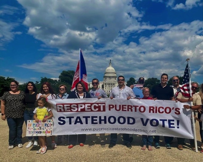 PuertoRico51st's tweet photo. Demonstration calls on Congress to respect Puerto Rico's vote. https://t.co/eYQFrjgyYI #statehoodforPuertoRico https://t.co/sgoNFEdnSP