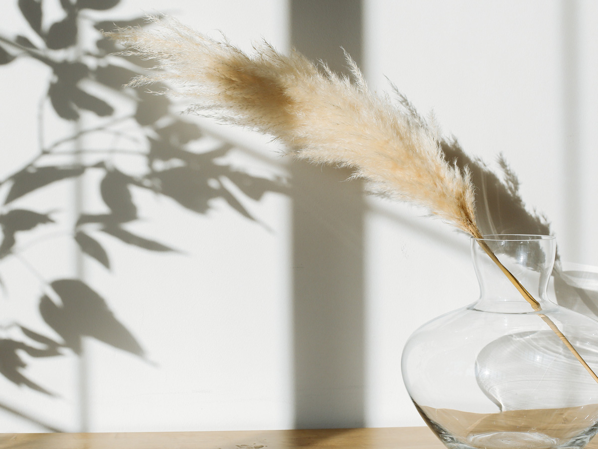 Minimalism and cosiness don't go together? Wrong! More on Japandi in the new blog. engelvoelkers.com/d/7Rin/