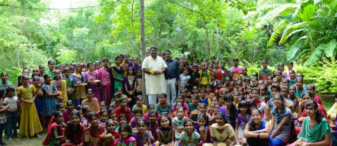 Rainmaker1973's tweet photo. The story of Piplantri, the village in India where the residents plant 111 trees every time a girl child is born and the community ensures these trees survive, attaining fruition as the girls grow up. Over 300,000 trees were planted [read more: https://t.co/YIQYo8KpXI] https://t.co/AFgggOHpvQ