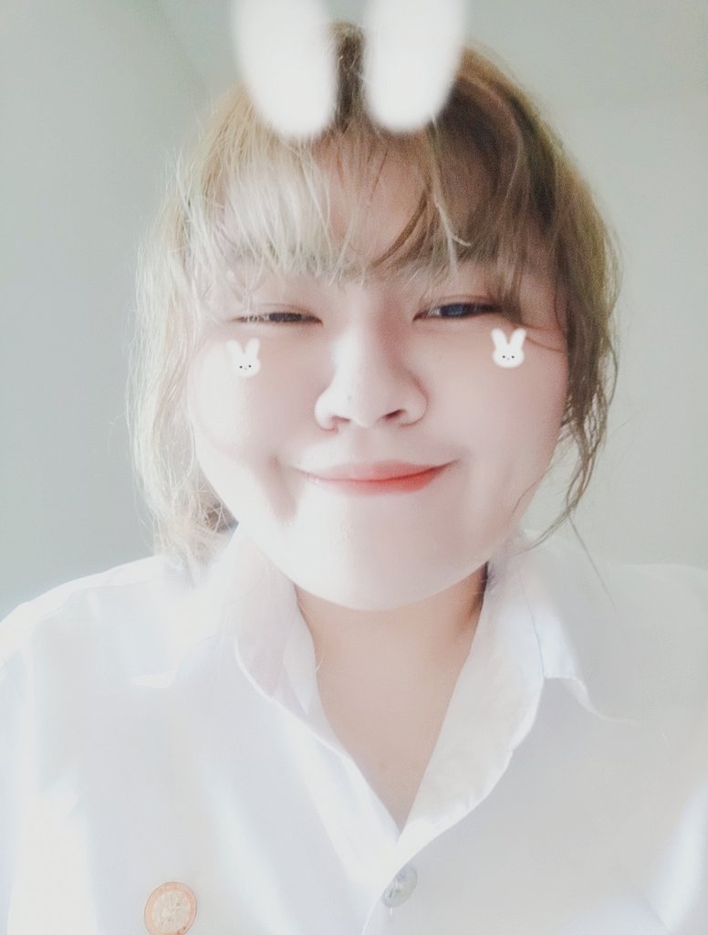 jaeniversal's tweet photo. เหมือนอย่างเดียวคือสีผมแหละ 5555555 #windselcaday https://t.co/Fc7tqc6zxV