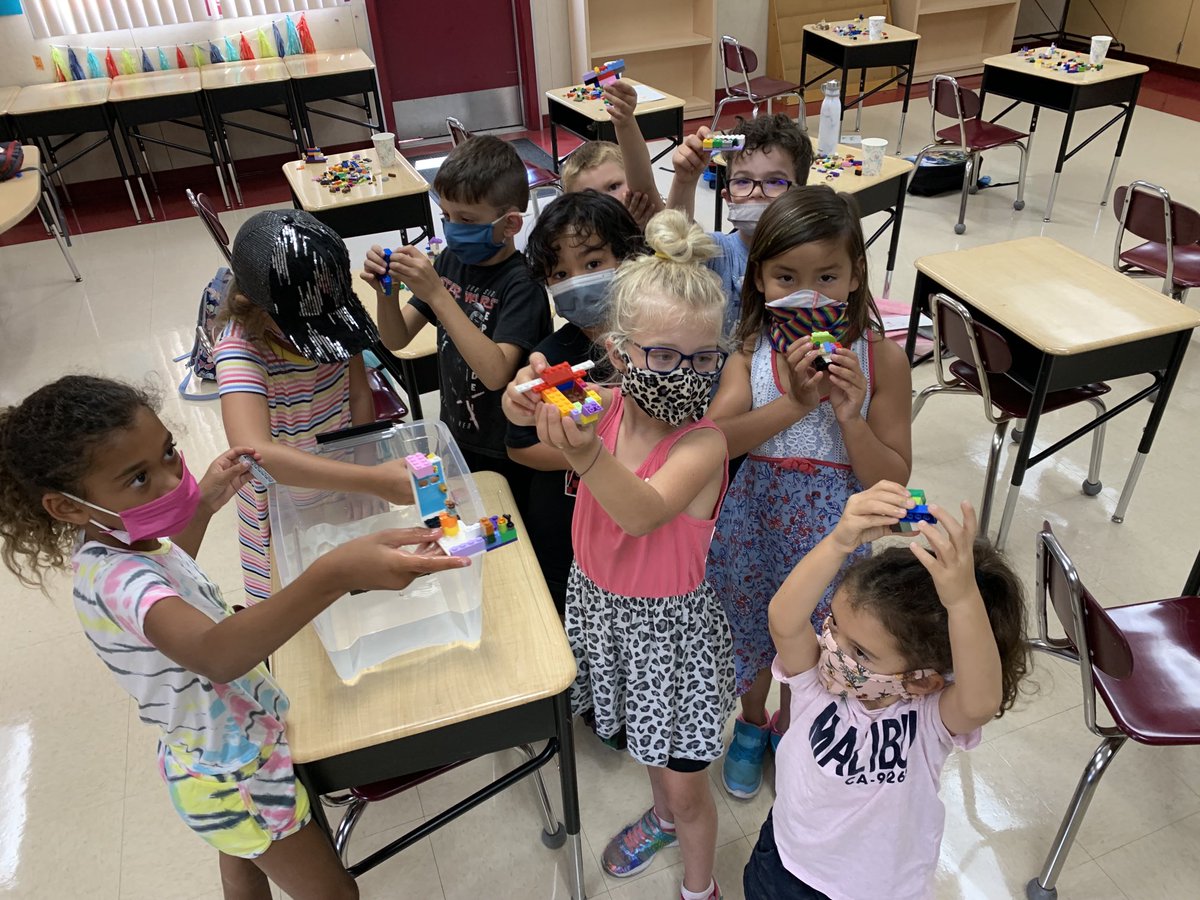 LVUSDLibraries's tweet photo. Building boats and friendships at Camp #LVLearns. #lvusd https://t.co/kOkmuq03xj