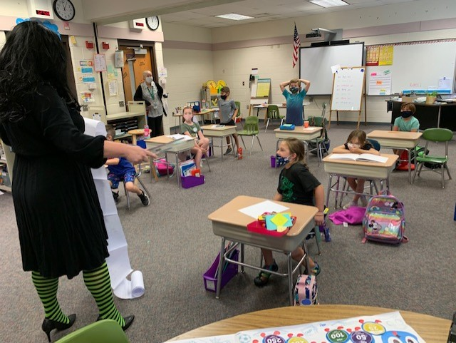CPCougars's tweet photo. Miss Viola Swamp visited CP today! @MTPSchools  #CPCougars #MTPSchools https://t.co/IHthQr8pC3